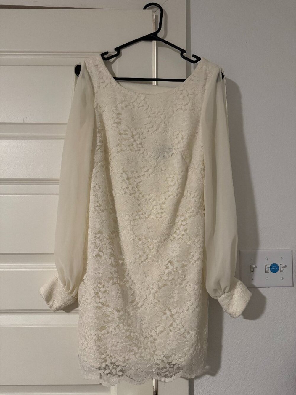 Betsy & Adam 1960s Style Off White Lace Dress Sheer Sleeves Size 8
